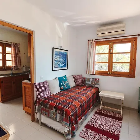 House With Terrace, Amazing Views And Private Shared Pool *
