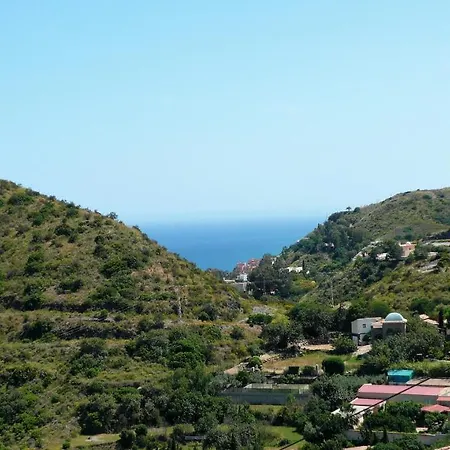 House With Terrace, Amazing Views And Private Shared Pool 別荘