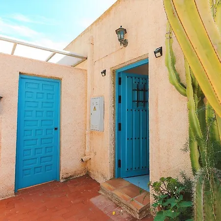 House With Terrace, Amazing Views And Private Shared Pool モハカル